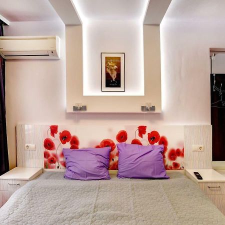 Spacious And Stylish Apartment In The Heart Of Sofia Plus Parking Esterno foto