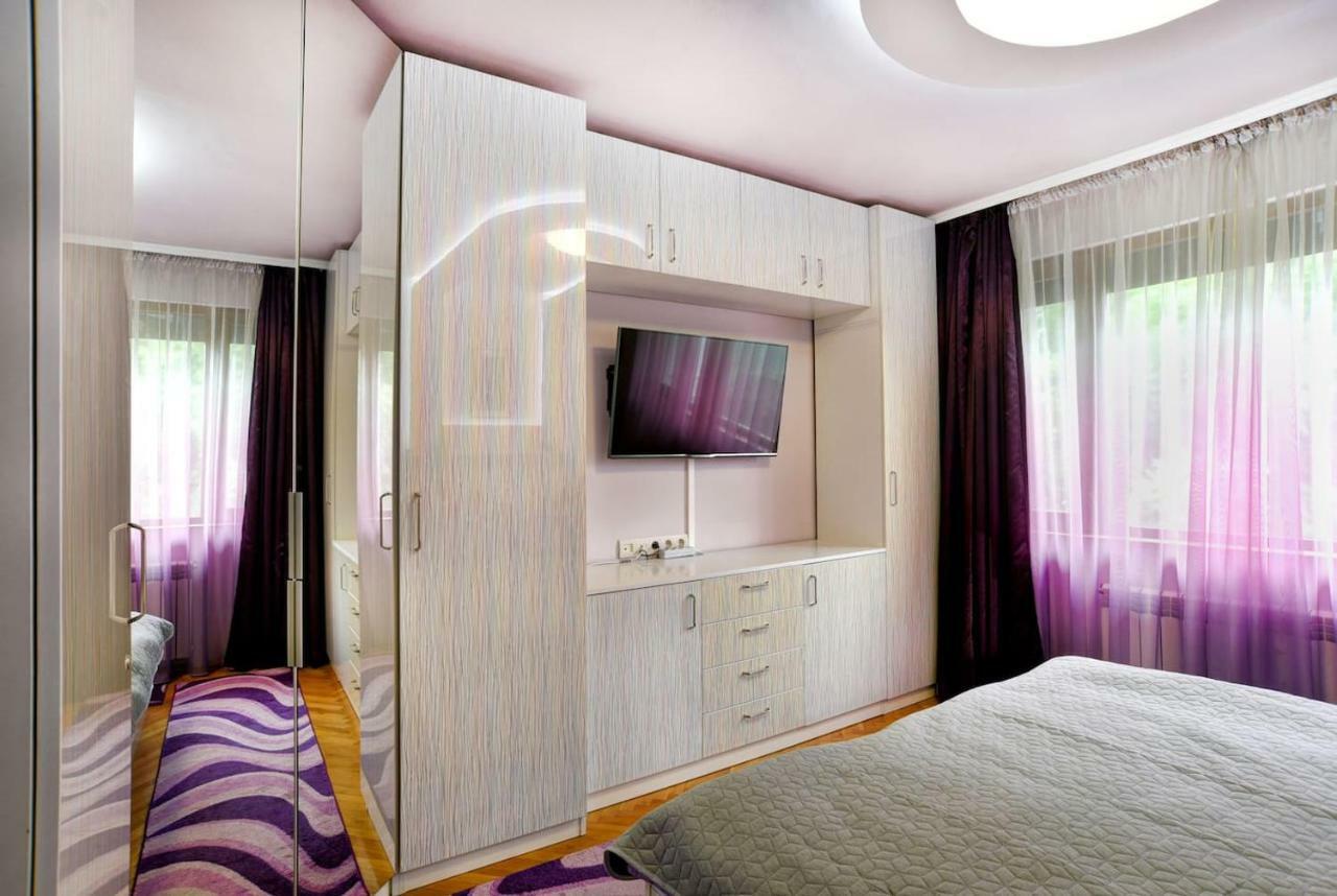 Spacious And Stylish Apartment In The Heart Of Sofia Plus Parking Esterno foto