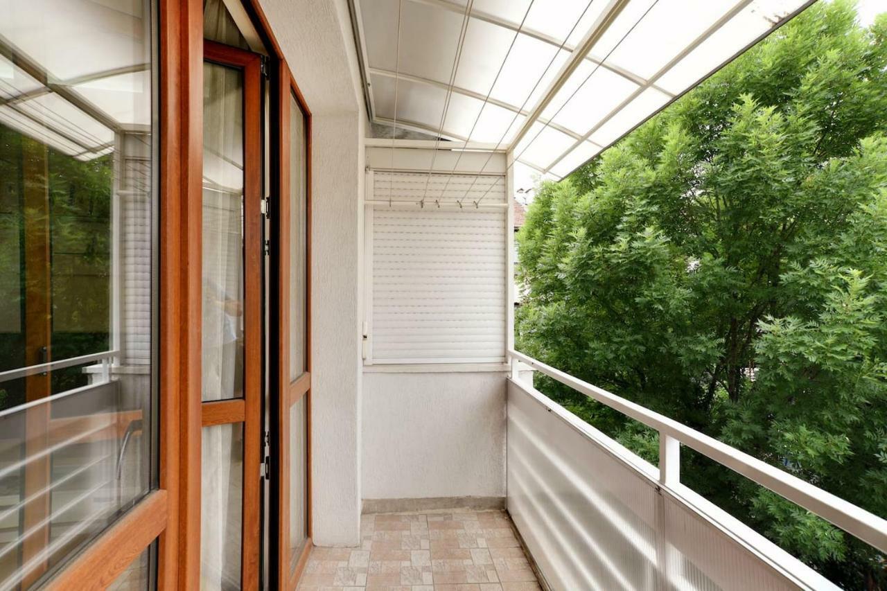 Spacious And Stylish Apartment In The Heart Of Sofia Plus Parking Esterno foto